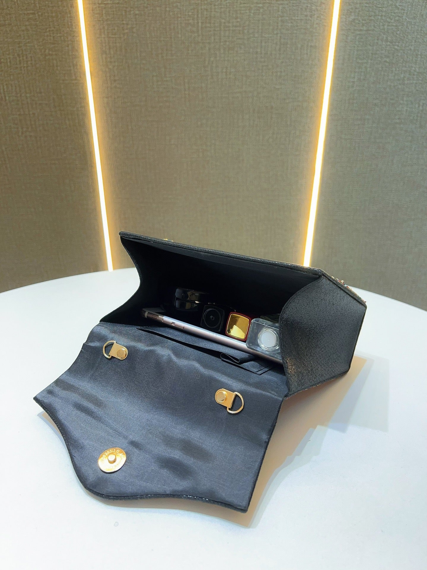 Elegant Wedding & Party Handbag - Women’s Candy Pattern PU Rhinestone Clutch