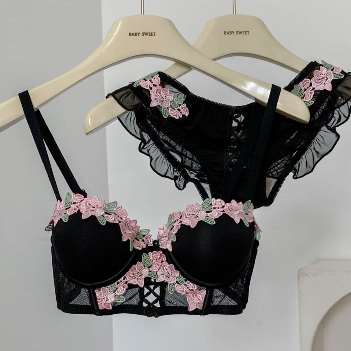 Sweet Lace Push-Up Bra Set for Women – Soft Underwire Support Bra & Panty Set with Detachable Straps