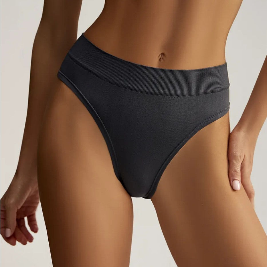 Seamless Plus Size Women's Panties – High Stretch Mid Waist Breathable Ribbed Briefs