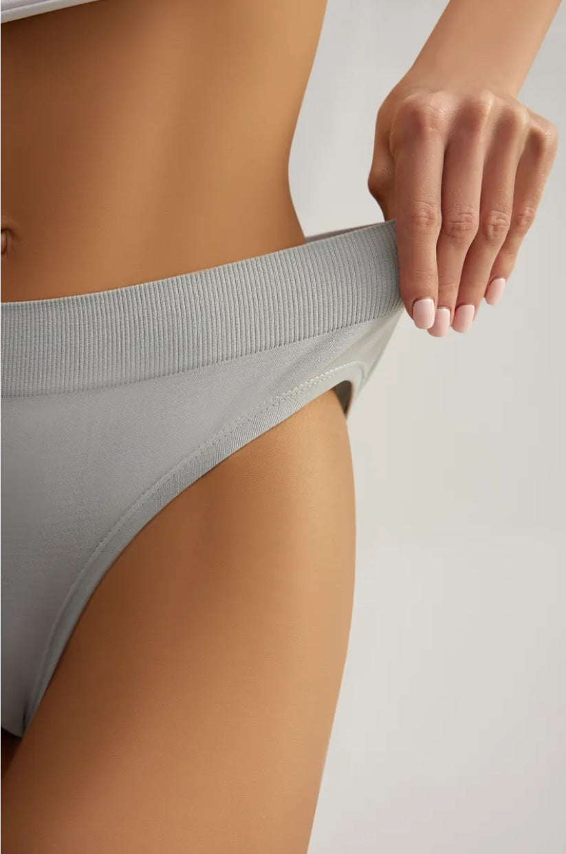 Seamless Plus Size Women's Panties – High Stretch Mid Waist Breathable Ribbed Briefs