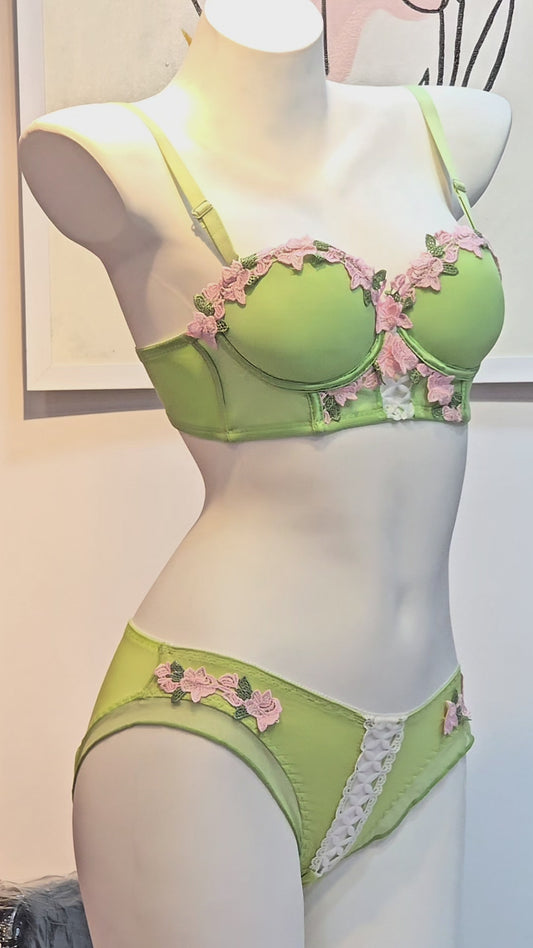 Sweet Lace Push-Up Bra Set for Women – Soft Underwire Support Bra & Panty Set with Detachable Straps